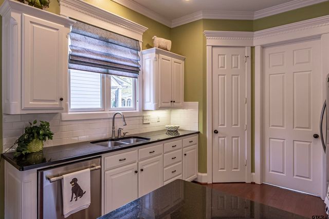 3962 Hanover Place, Tyler, TX 75701