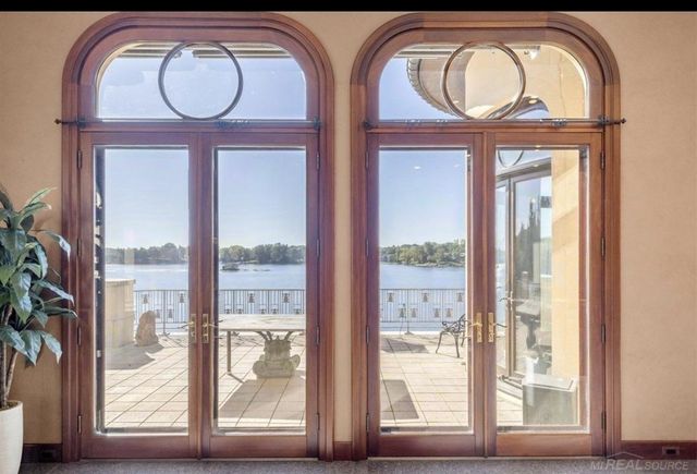 1567 Island Lane, Bloomfield Twp, MI 48302