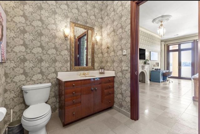 1567 Island Lane, Bloomfield Twp, MI 48302