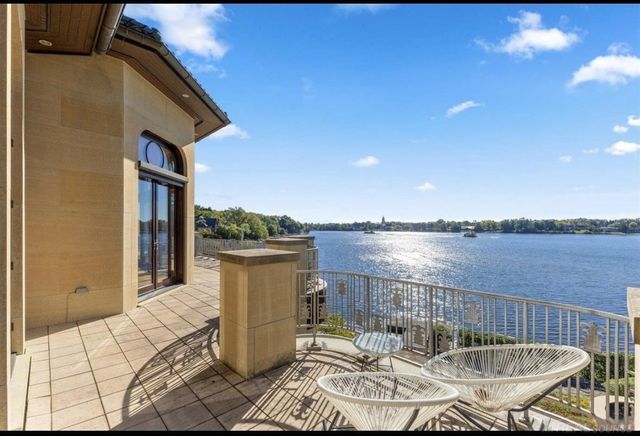 1567 Island Lane, Bloomfield Twp, MI 48302