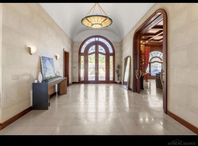 1567 Island Lane, Bloomfield Twp, MI 48302