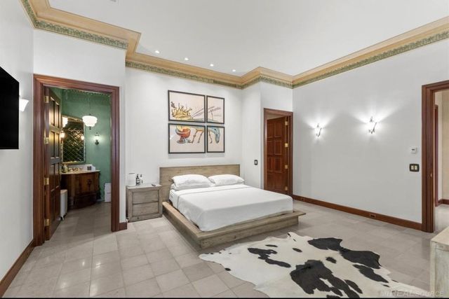 1567 Island Lane, Bloomfield Twp, MI 48302