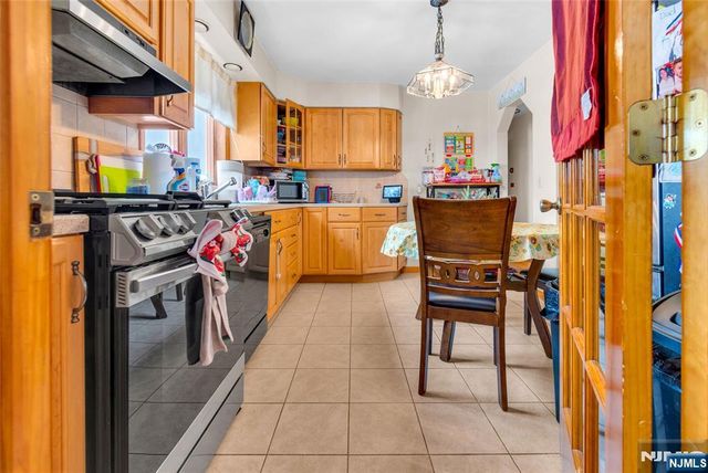 20 Bergen Avenue, North Arlington, NJ 07031