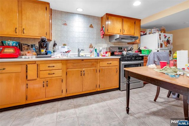 20 Bergen Avenue, North Arlington, NJ 07031