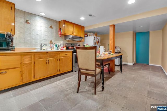 20 Bergen Avenue, North Arlington, NJ 07031