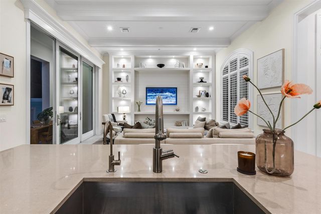 9 Adams Road, Ocean Ridge, FL 33435