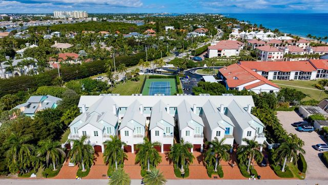 9 Adams Road, Ocean Ridge, FL 33435
