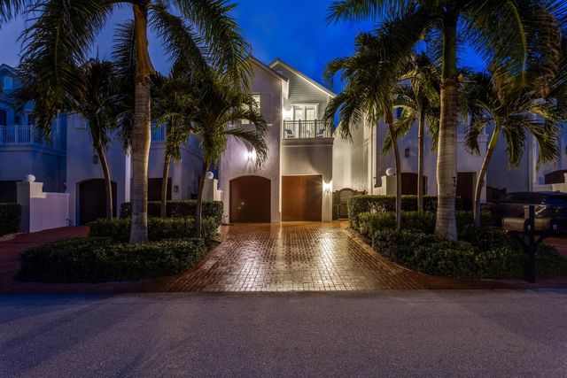 9 Adams Road, Ocean Ridge, FL 33435