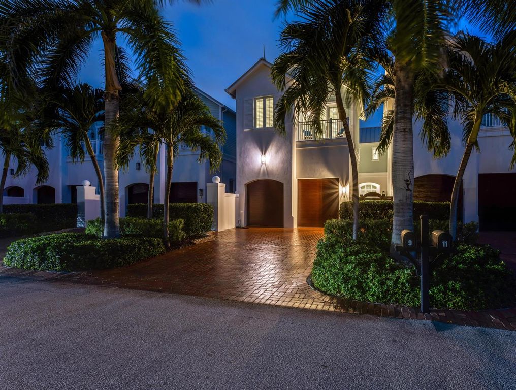 9 Adams Road, Ocean Ridge, FL 33435