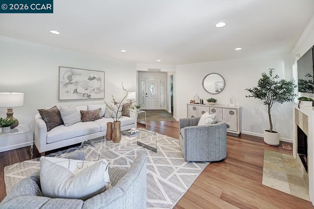 618 Terra California Dr 2, Walnut Creek, CA 94595