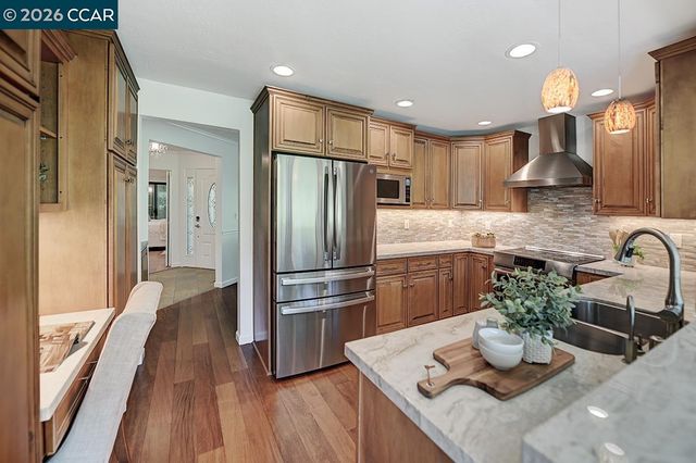 618 Terra California Dr 2, Walnut Creek, CA 94595