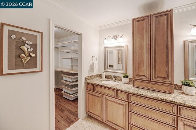 618 Terra California Dr 2, Walnut Creek, CA 94595