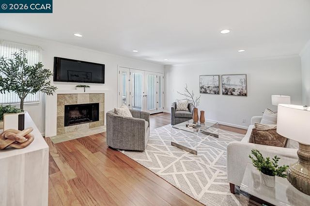 618 Terra California Dr 2, Walnut Creek, CA 94595