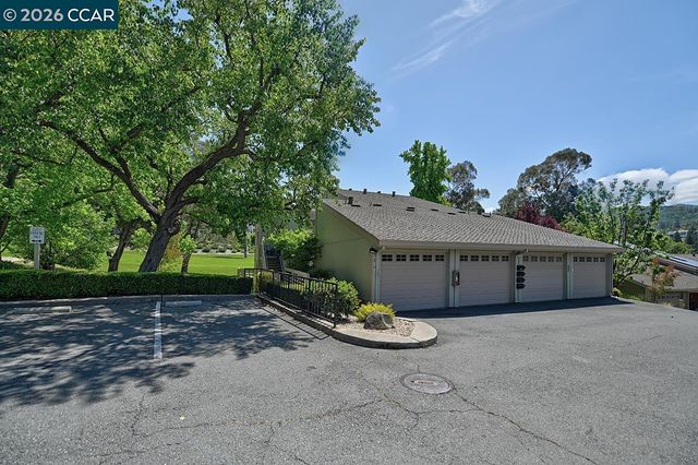 618 Terra California Dr 2, Walnut Creek, CA 94595