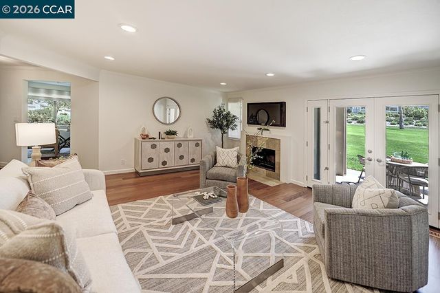 618 Terra California Dr 2, Walnut Creek, CA 94595