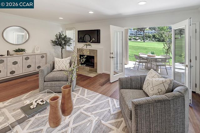 618 Terra California Dr 2, Walnut Creek, CA 94595