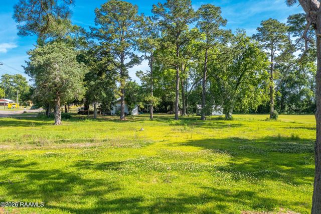2605 Grand Point Highway, Breaux Bridge, LA 70517