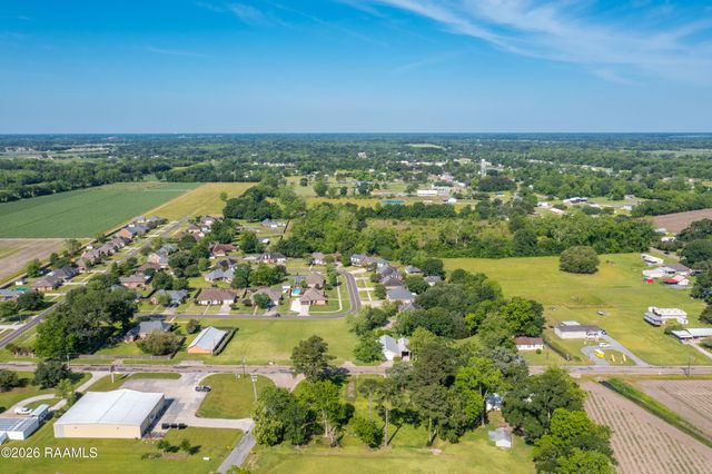 2605 Grand Point Highway, Breaux Bridge, LA 70517