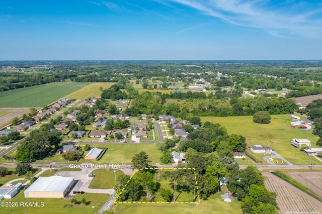 2605 Grand Point Highway, Breaux Bridge, LA 70517