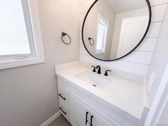 1596 Aldorado, Vista, CA 92084