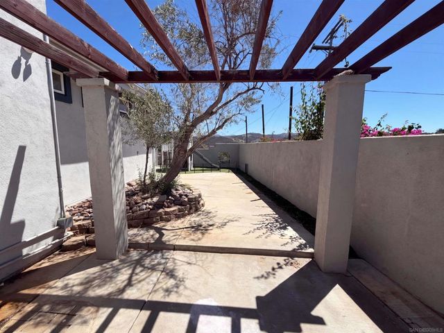 1596 Aldorado, Vista, CA 92084