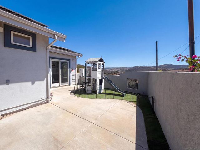 1596 Aldorado, Vista, CA 92084