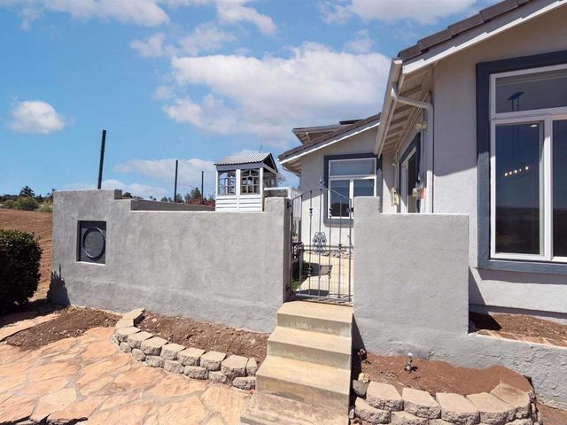 1596 Aldorado, Vista, CA 92084