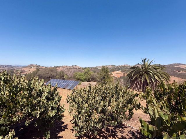 1596 Aldorado, Vista, CA 92084