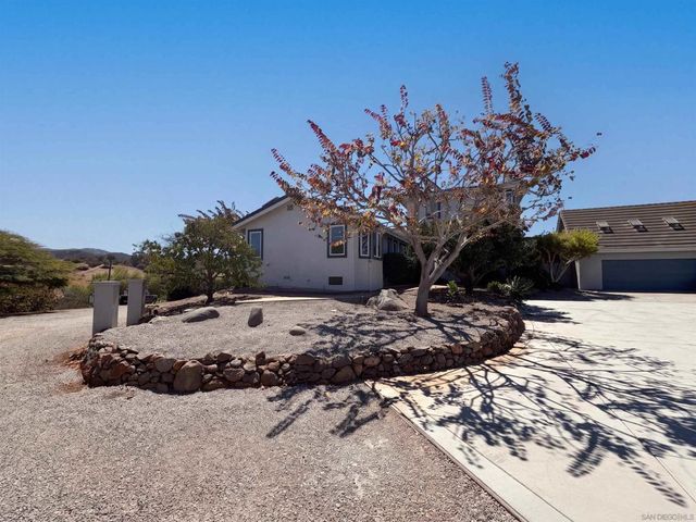 1596 Aldorado, Vista, CA 92084