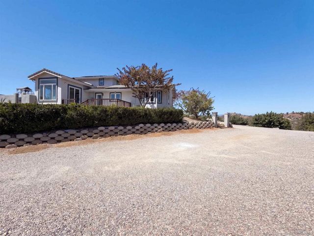 1596 Aldorado, Vista, CA 92084
