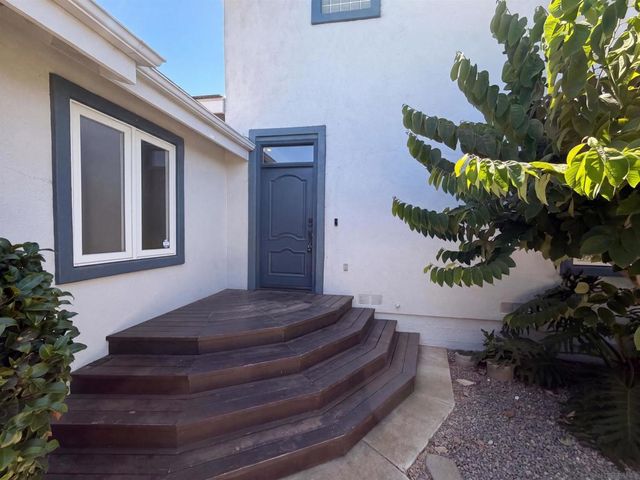 1596 Aldorado, Vista, CA 92084
