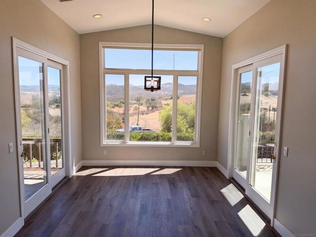 1596 Aldorado, Vista, CA 92084
