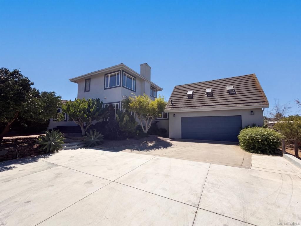 1596 Aldorado, Vista, CA 92084