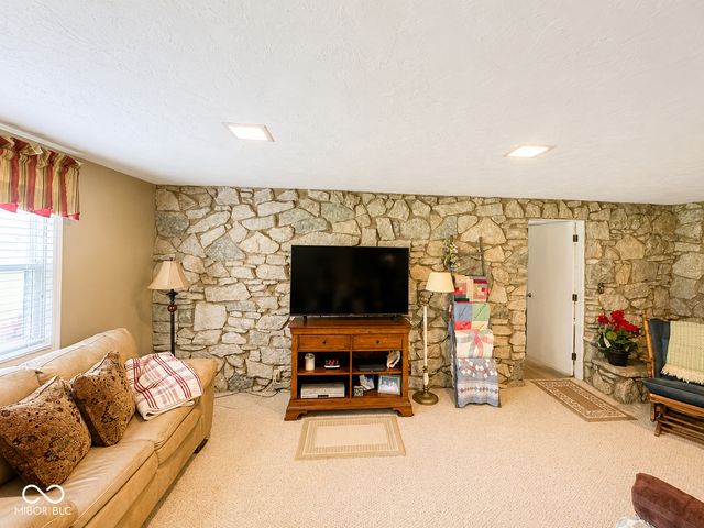 2498 E 100 N, Anderson, IN 46012