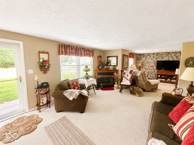 2498 E 100 N, Anderson, IN 46012