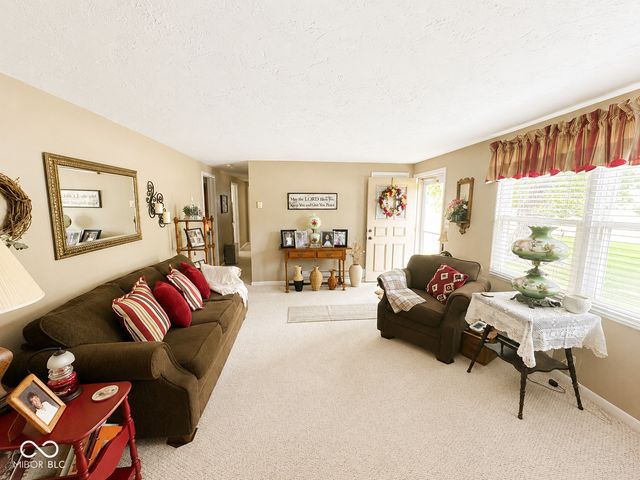 2498 E 100 N, Anderson, IN 46012