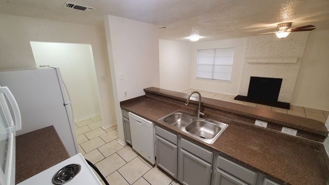 3427 Republic Drive, Forest Hill, TX 76140