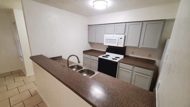 3427 Republic Drive, Forest Hill, TX 76140