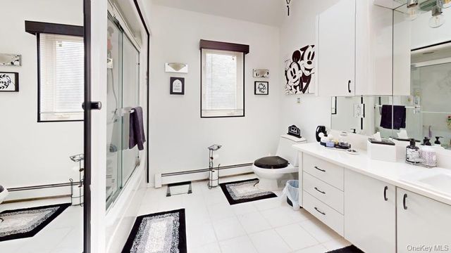 53 Coolidge Avenue, Amity Harbor, NY 11701