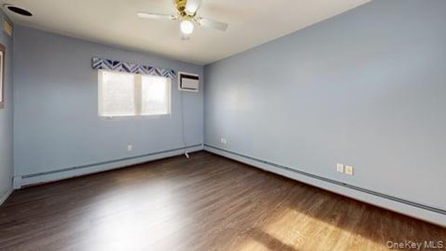 53 Coolidge Avenue, Amity Harbor, NY 11701
