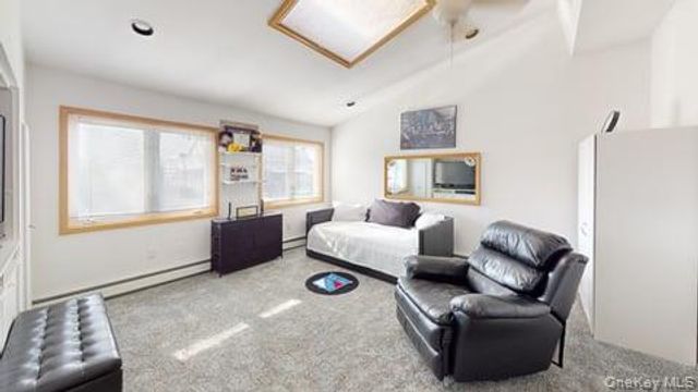 53 Coolidge Avenue, Amity Harbor, NY 11701