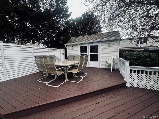 53 Coolidge Avenue, Amity Harbor, NY 11701