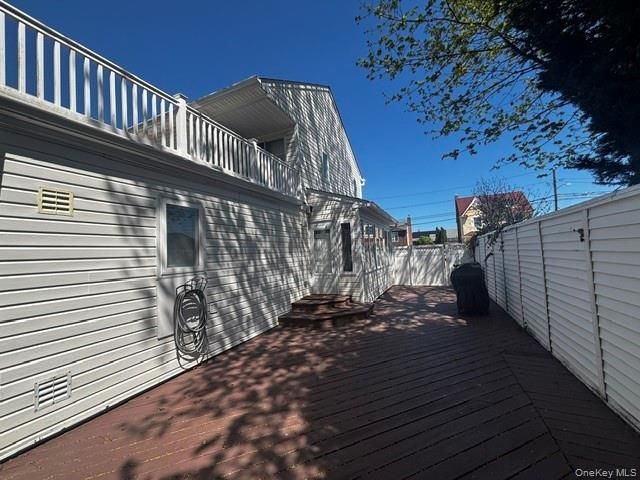53 Coolidge Avenue, Amity Harbor, NY 11701