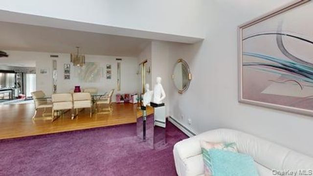 53 Coolidge Avenue, Amity Harbor, NY 11701