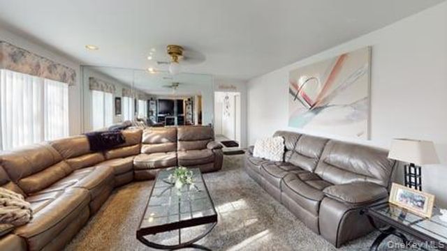 53 Coolidge Avenue, Amity Harbor, NY 11701