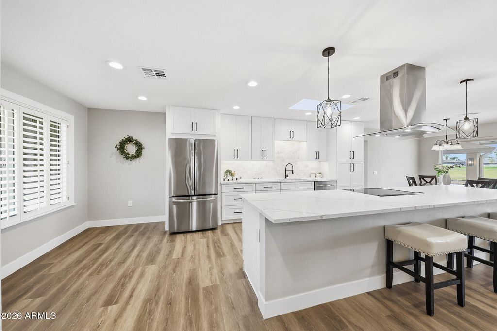 Image 12 of property listing at 16006 N 99TH Drive, Sun City, AZ 85351
