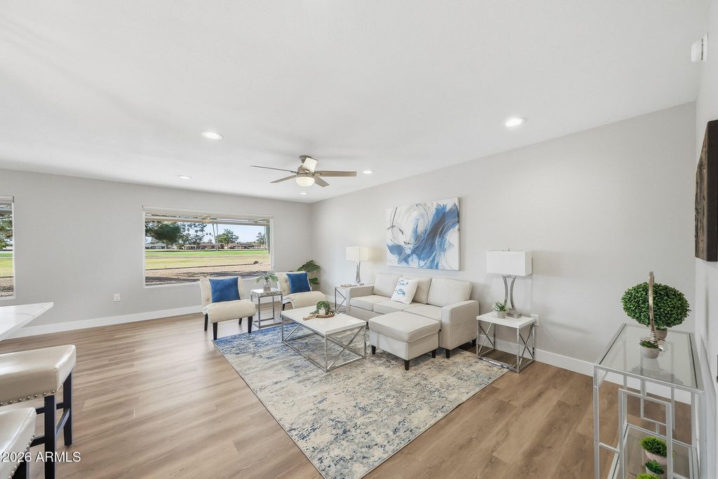 Image 13 of property listing at 16006 N 99TH Drive, Sun City, AZ 85351