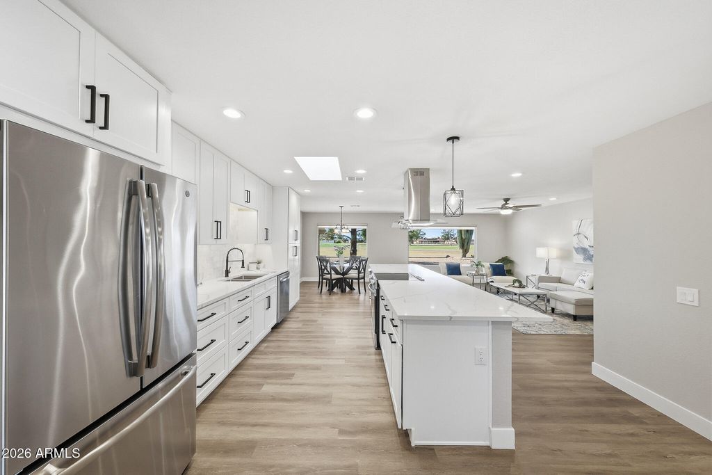 Image 15 of property listing at 16006 N 99TH Drive, Sun City, AZ 85351