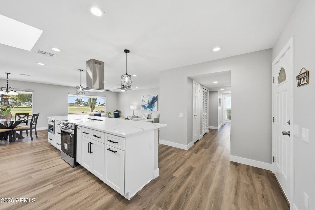 Image 16 of property listing at 16006 N 99TH Drive, Sun City, AZ 85351