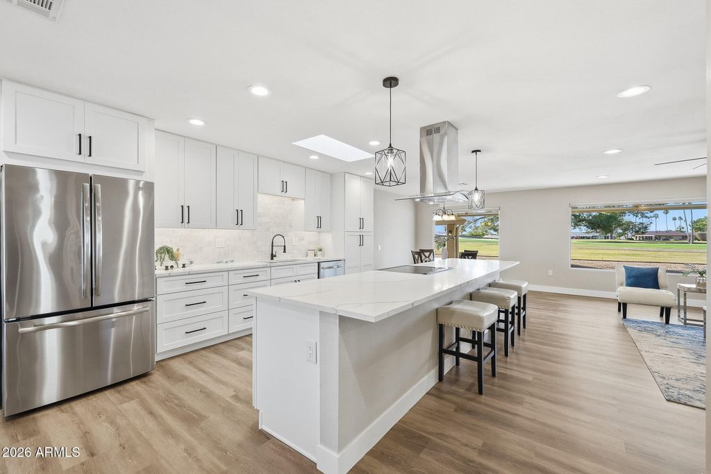 Image 17 of property listing at 16006 N 99TH Drive, Sun City, AZ 85351